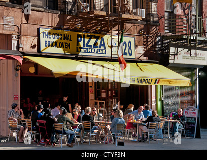 Pizza-Westdorf (Greenwich Village) Terrasse bar Kneipe Café Diner Restaurant Manhattan New York Vereinigte Staaten von Amerika Stockfoto