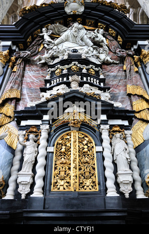 Ghent / Gent, Belgien. Sint Niklaaskerk / St. Nicholsas Kirche. Innenraum. Stockfoto