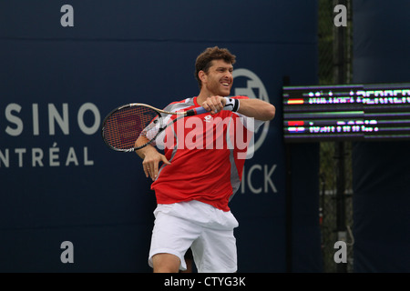 Man spielt Tennis-Spiel Stockfoto