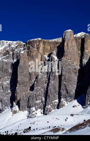 Felswände unterhalb Piz Ciavazes Sas De Salei Gruppo del Sella Sella Gruppe und Passo Sella Val Gärten Wolkenstein Dolomiten Italien Stockfoto