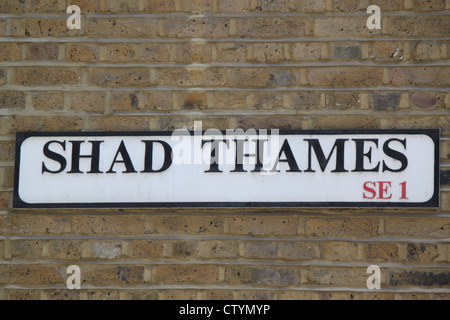 Straßenschild für Shad Thames London Stockfoto