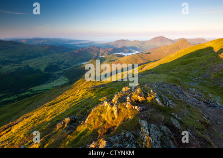 Blick von der Snowdon Horseshoe in Richtung Beddgelert, Snowdonia-Nationalpark, Gwynedd, Wales, UK, Europa Stockfoto