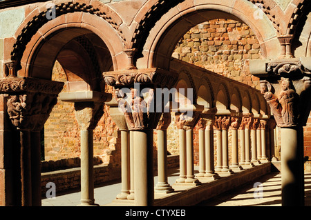 Spanien, Aragon: Romanische Kreuzgang im Kloster von San Juan De La Pena Stockfoto