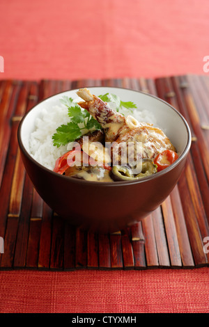 Schale mit rotem Curry mit Ente Stockfoto