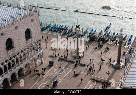 Die Piazzetta San Marco aus dem Campanile (Glockenturm), Venedig, Venetien, Italien Stockfoto