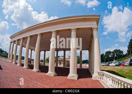 Kolonnade der neoklassischen Gebäude des The Fairmont Wasserwerk am Fluss Schuylkill, Philadelphia, Pennsylvania, USA Stockfoto