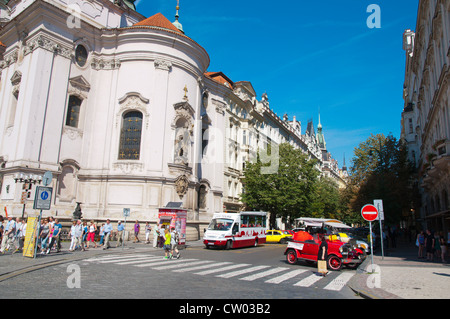 Parizska Straße Staromestske Namesti vom Altstädter Ring Stare Mesto die Altstadt Prag Tschechische Republik Europa Stockfoto