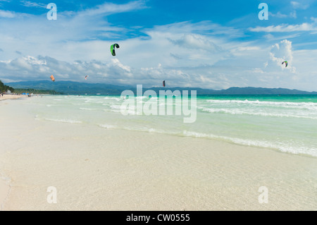 Kite-Surfer in Aktion auf Boracay, Philippinen Stockfoto