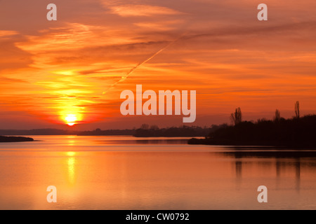 Sonnenaufgang-See Stockfoto