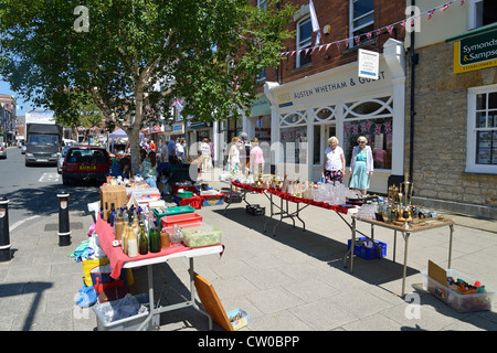 Antike Straßenmarkt, Südstraße, Bridport, Dorset, England, Vereinigtes Königreich Stockfoto