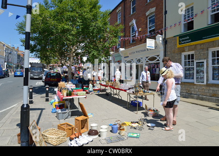 Antike Straßenmarkt, Südstraße, Bridport, Dorset, England, Vereinigtes Königreich Stockfoto