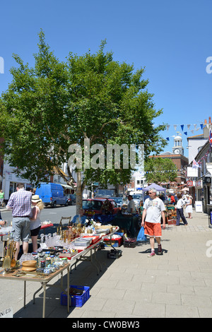 Antike Straßenmarkt, Südstraße, Bridport, Dorset, England, Vereinigtes Königreich Stockfoto