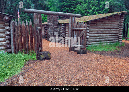 Fort Clatsop National Memorial in der Nähe von Astoria, Oregon, ist das rekonstruierte Fort von den Corps und Lewis & Clark 1805 erbaut. Stockfoto