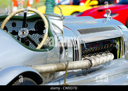 Einige atemberaubende Autos aus dem Top Gear Flügel und Räder zeigen, 2011. Von Ferrari F40, Napier Railtons hatte es alles! Stockfoto