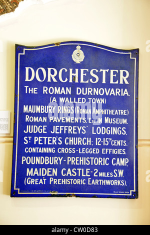 Antike Dorchester unterzeichnen in Dorset County Museum, hohe Weststraße, Dorchester, Dorset, England, Vereinigtes Königreich Stockfoto