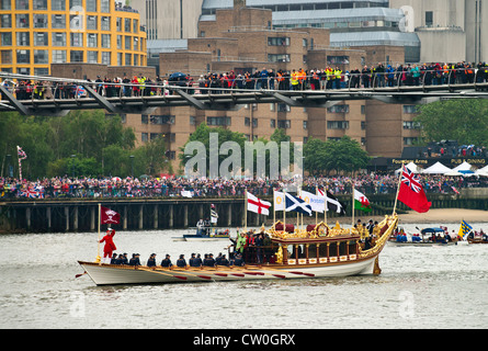 Königin Elizabeth II Diamond Jubilee Pageant auf der Themse, Juni 2012, London, UK Stockfoto
