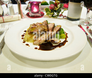 Tisch gelegt für das Weihnachtsessen Stockfoto