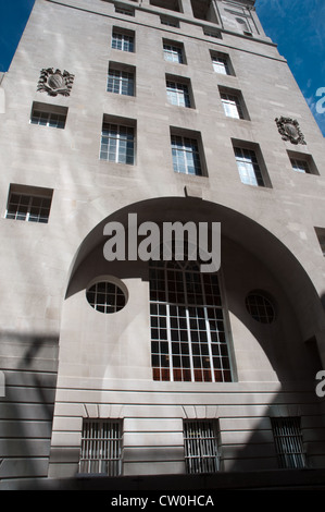 100 King Street, Manchester. Entworfen von Edwin Lutyens, erbaut 1933-35, konstruiert aus Portland (Naturstein), aufgeführt im Grade II. Stockfoto