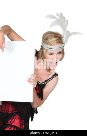 Frau in einem Flapper-outfit Stockfoto