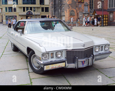 Weißen Cadillac V8 DeVille von 1972 Stockfoto