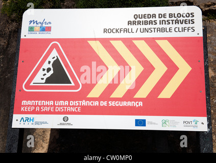 Portugiesische Straßenschild - "Sicherheitsabstand" Stockfoto