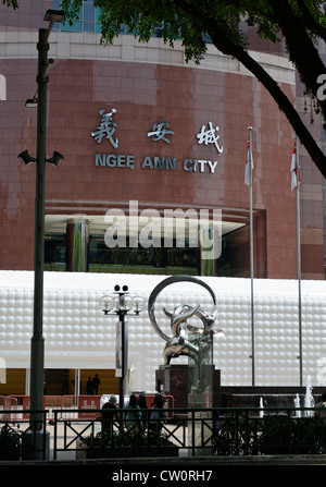 Ngee Ann City Shopping Mall auf der Orchard Road, Singapur Stockfoto