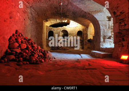 Die katalanische Festung Fort de Salses bei Salses-le-Château, Pyrenäen, Frankreich Stockfoto