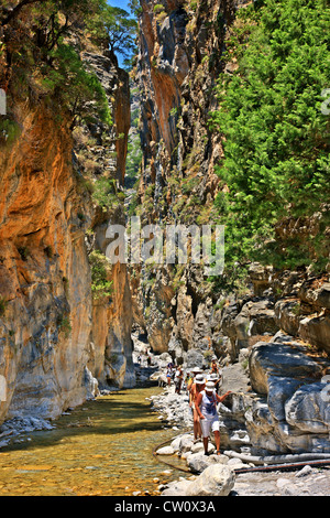 "Portes", den schmalsten Durchgang der Samaria-Schlucht, in der Nähe von Agia Roumeli Dorf, Sfakia, Chania, Kreta, Griechenland Stockfoto