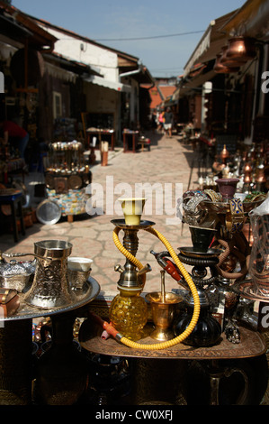 Baščaršija - Bashcharshiya das Herz des alten Sarajevo, Geschäfte in der osmanischen Bazaar District von Bascarsija Bosnien und Herzegowina Stockfoto