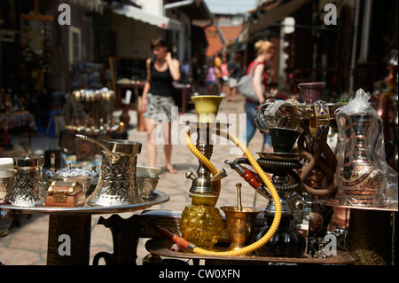 Baščaršija - Bashcharshiya das Herz des alten Sarajevo, Geschäfte in der osmanischen Bazaar District von Bascarsija Bosnien und Herzegowina Stockfoto