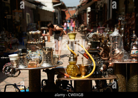 Baščaršija - Bashcharshiya das Herz des alten Sarajevo, Geschäfte in der osmanischen Bazaar District von Bascarsija Bosnien und Herzegowina Stockfoto