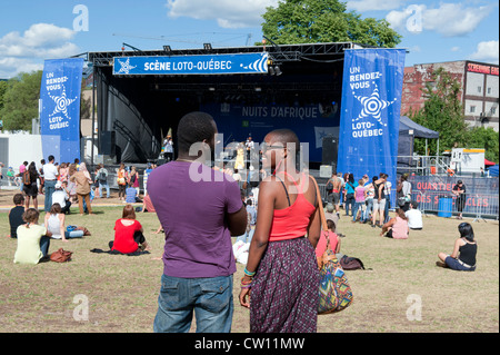 Paar, die Teilnahme an einer Outdoor-Show bei Nuits d ' Afrique Festival in Montreal, Provinz Quebec, Kanada. Stockfoto