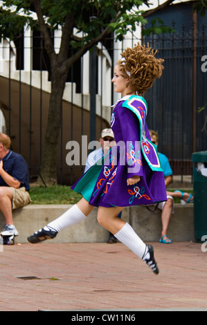 Junge irische Tänzerin bei den Irish Fest in Louisville, Kentucky Stockfoto