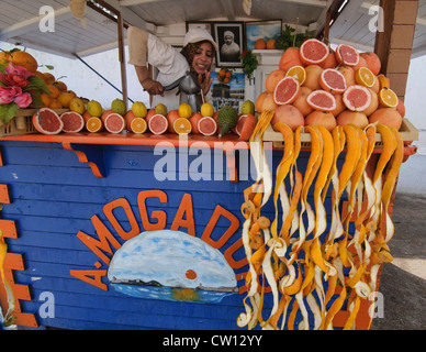 Orangensaft zum Verkauf in Essaouira, Marokko Stockfoto