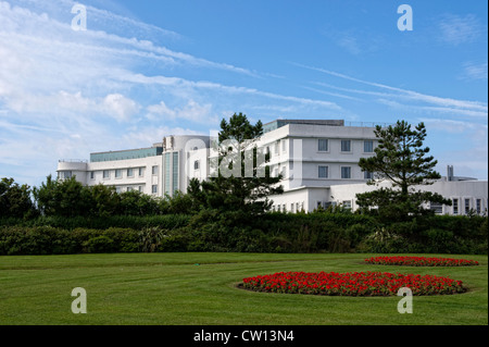 Das Midland Hotel in Morecambe, Lancashire, gesehen von der Promenade entfernt. Stockfoto