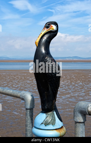 Statue einer Kormoran auf der Promenade in Morecambe, Lancashire Stockfoto