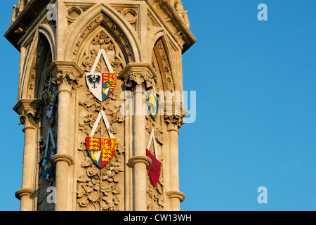 Überqueren Sie heraldische Schilde in Banbury, Oxfordshire, England Stockfoto