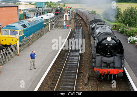 Black Prince Dampflokomotive Ankunft in Weybourne, Norfolk, Großbritannien. Stockfoto