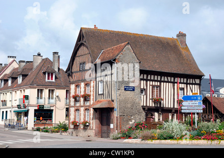 Ein altes Holz Municipal Art Museum eingerahmt in Neufchatel-en-Bray, Frankreich Stockfoto