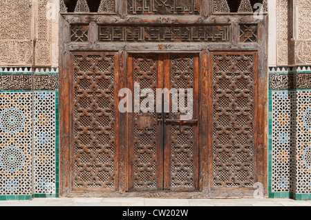atemberaubenden architektonischen Details an die Medersa Bou Inania in alten Fes, Marokko