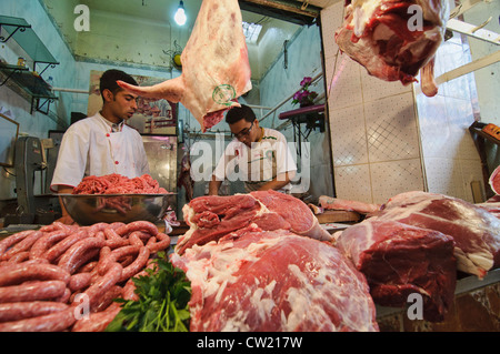 Fleisch für den Verkauf in der alten Medina in Marrakesch, Marokko Stockfoto