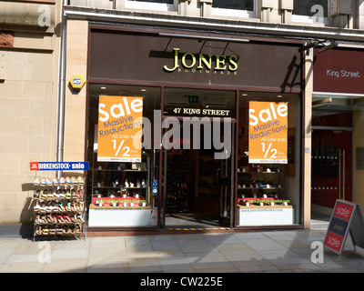 Jones-Schuh-Shop in der King Street Manchester UK Stockfoto