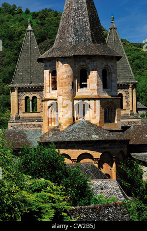 Frankreich: Rückseite Blick auf die Abtei St. Foy in Conques Stockfoto