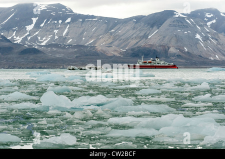 MS Expedition Kreuzfahrt auf dem Meereis Svalbard-Norwegen-Skandinavien-Polarkreis Stockfoto