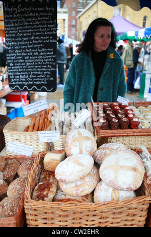 Wapping Sauerteig-Stand auf der Rebhühner Lebensmittelmarkt, Königsweg, Chelsea. Stockfoto