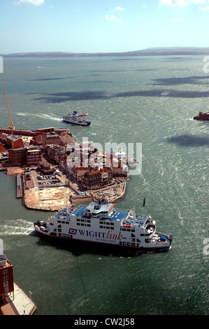 Isle Of Wight Fähre Abfahrt Hafen von Portsmouth, UK Stockfoto