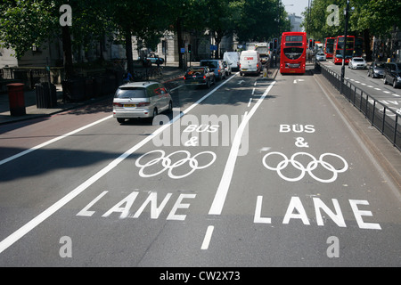 London, UK - 26. Juli 2012: London Olympic Fahrspur Einschränkung arbeiten from15th 11. Juli September2012. Olympischen Spiele Lane Stockfoto