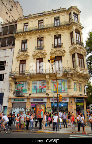 Buenos Aires Argentinien, Avenida Lima, Straßenszene, Eigentumswohnung Wohnapartments Gebäude Gebäude Gehäuse, Architektur gemischte Nutzung, Ecke Stockfoto