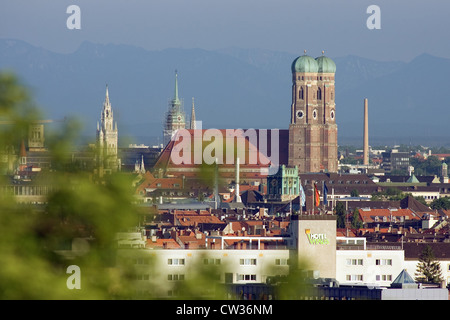 München, mit Blick auf den Dom Stockfoto
