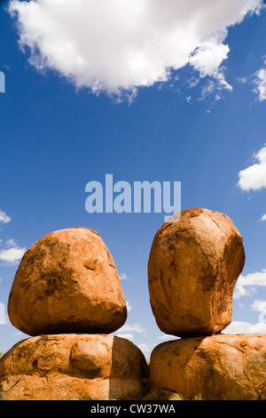 Des Teufels Murmeln eine Felsformation im Outback Australien Stockfoto